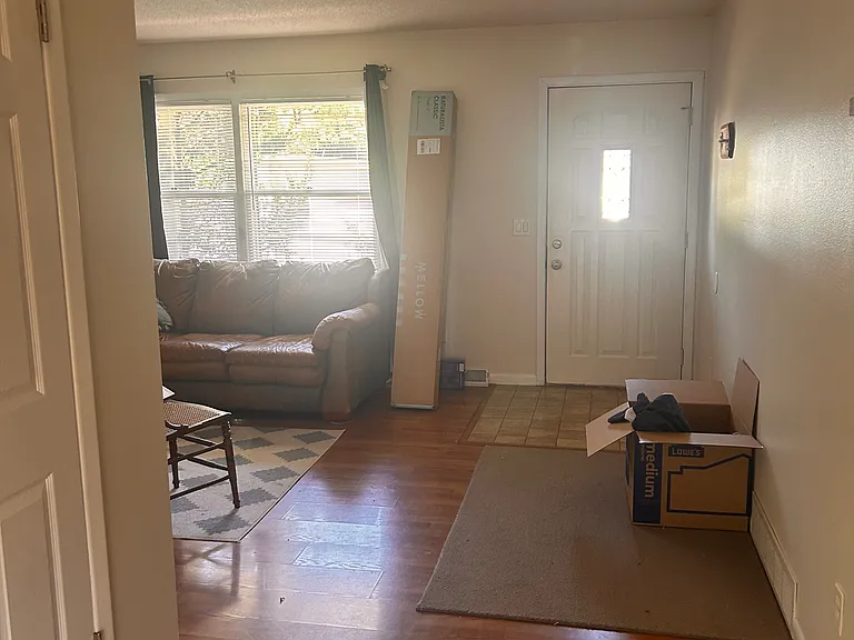 1305 W Benton St — Photo 6