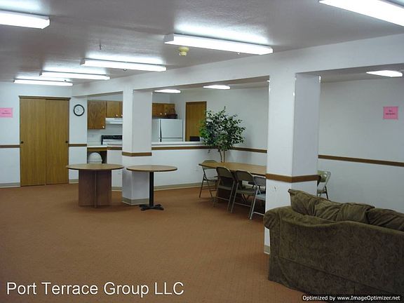 3rd image of 1587 Portview Dr #102