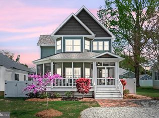 134 4th St, Colonial Beach, VA 22443