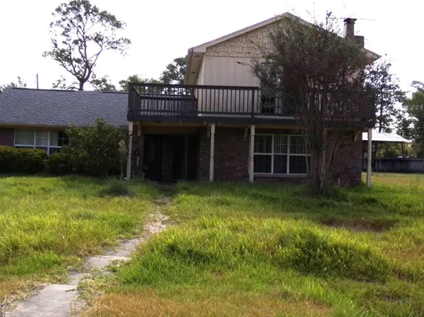 3401 E Country Club Dr, Shoreacres, TX 77571