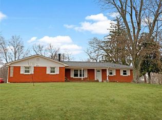 225 Gall Rd, Columbia, IL 62236