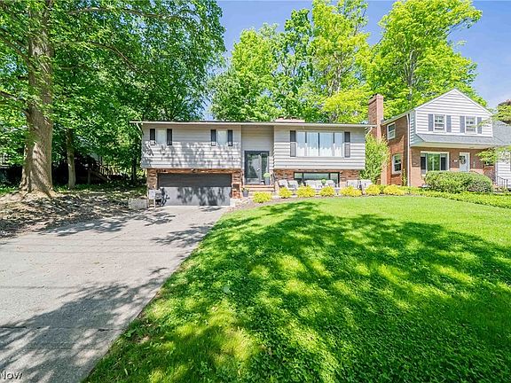 3rd image of 2314 Lyndway Rd