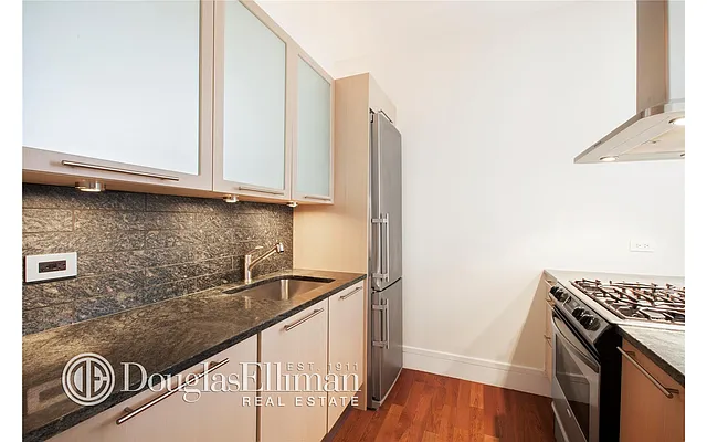 Rented by Douglas Elliman | media 17