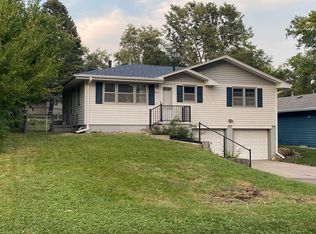 12412 Bel Dr, Omaha, NE 68144