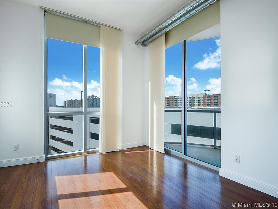 1st image of 3029 NE 188th St APT 810