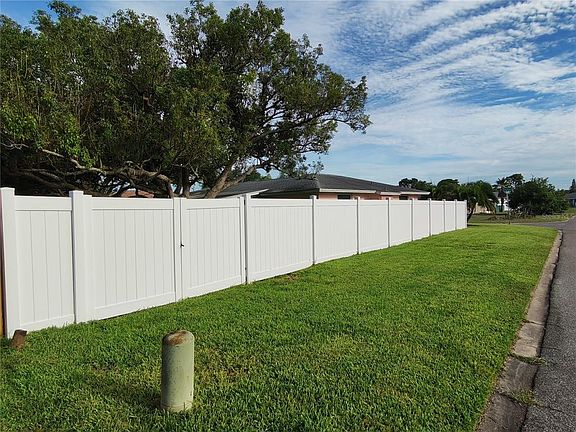 4th image of 7708 ROSEWOOD DRIVE