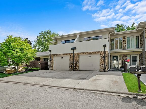 3rd image of 31 Sorrento Dr