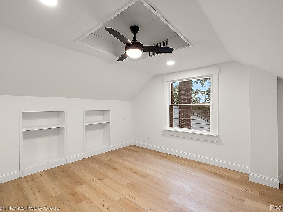 235 Flowerdale St, photo 22