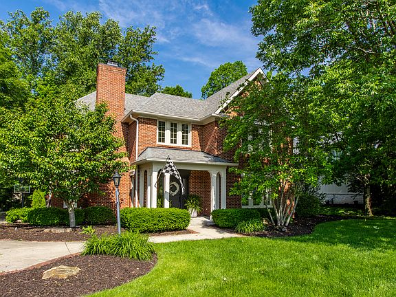 3rd image of 4626 Woods Edge Dr