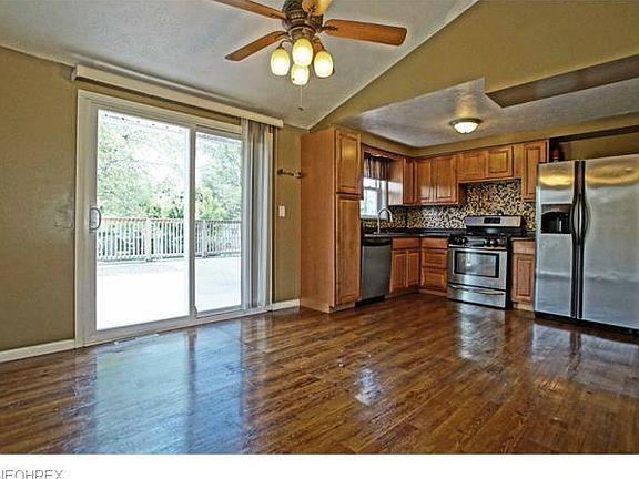 2nd image of 120 Saint Lawrence Blvd