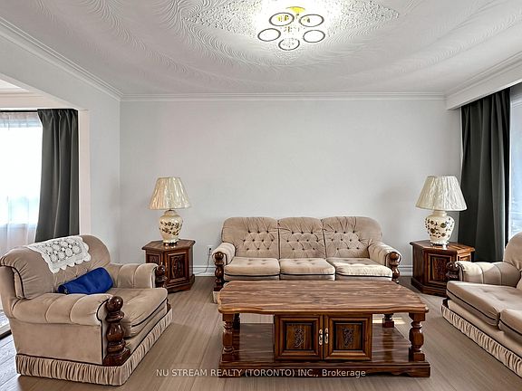 5th image of 117 Ambercroft Blvd N