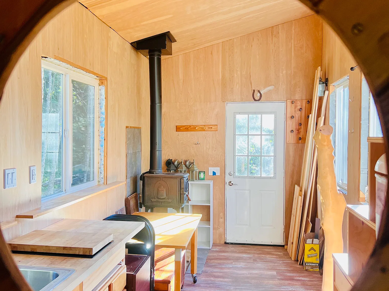 Studio, 250 sqft, $1,100 — Photo 1