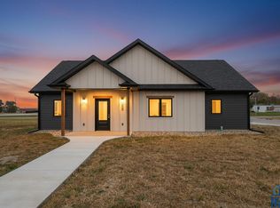 317 Zitkala Sa Trl, Vermillion, SD 57069