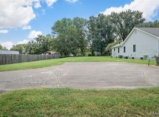 454 Nantucket Dr, Saint Charles, MO 63301