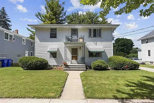 1018 1/2 W Lorain St Photo 1
