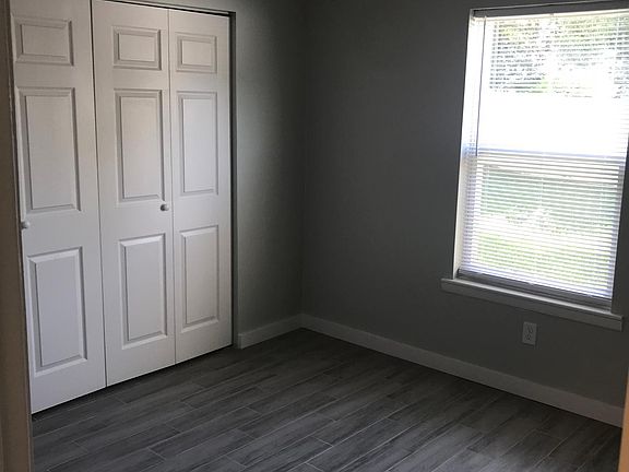 4th image of 673 Upper 8th Ave S #673