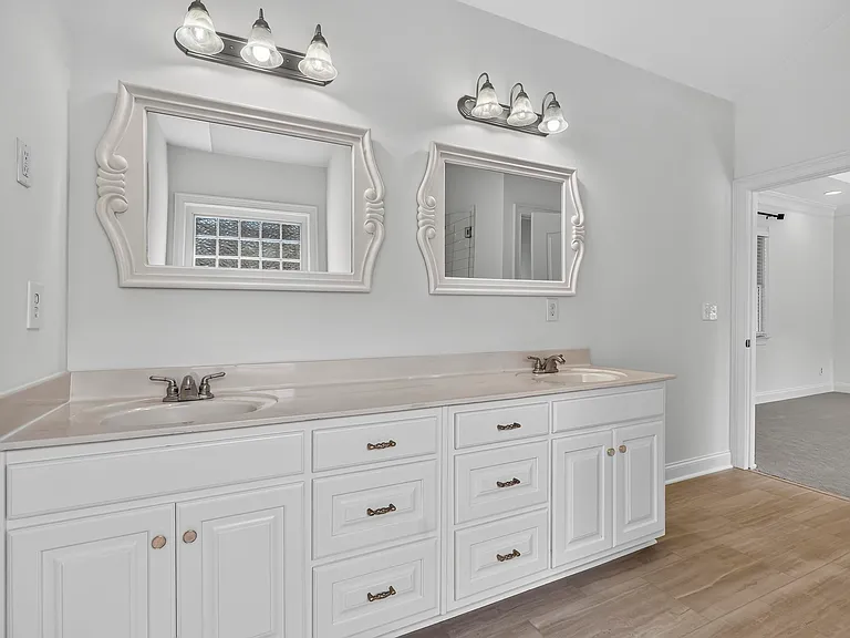 1081 Carriage Ridge Dr — Photo 36