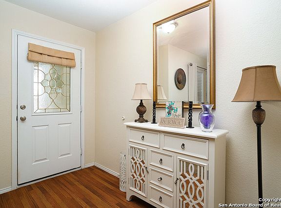 5th image of 8411 Parkdale Cove