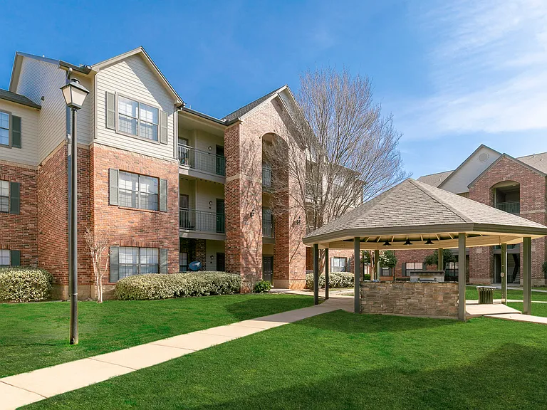 Highland Pointe — Photo 1