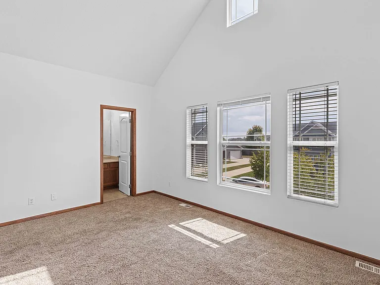 2810 SW Reunion Dr — Photo 11