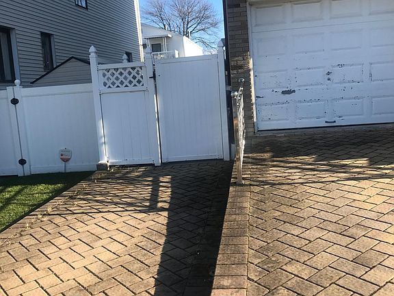 3rd image of 40 Titus Ave