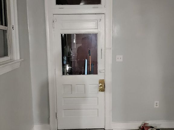 3rd image of 578 2nd St Floor 1