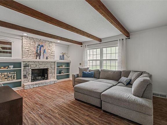 5th image of 10015 Carrie Ln
