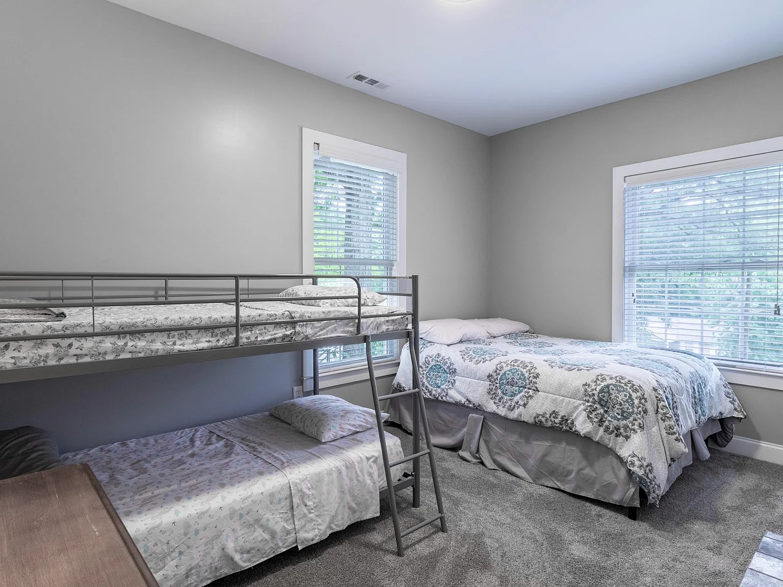3 bed, 1450 sqft, $2,500 — Photo 4