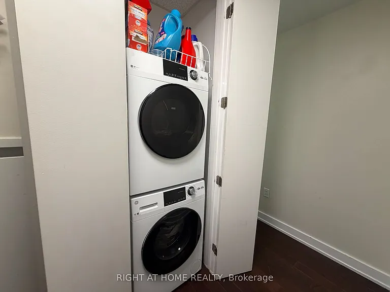 111 Champagne Ave S #309 — Photo 22