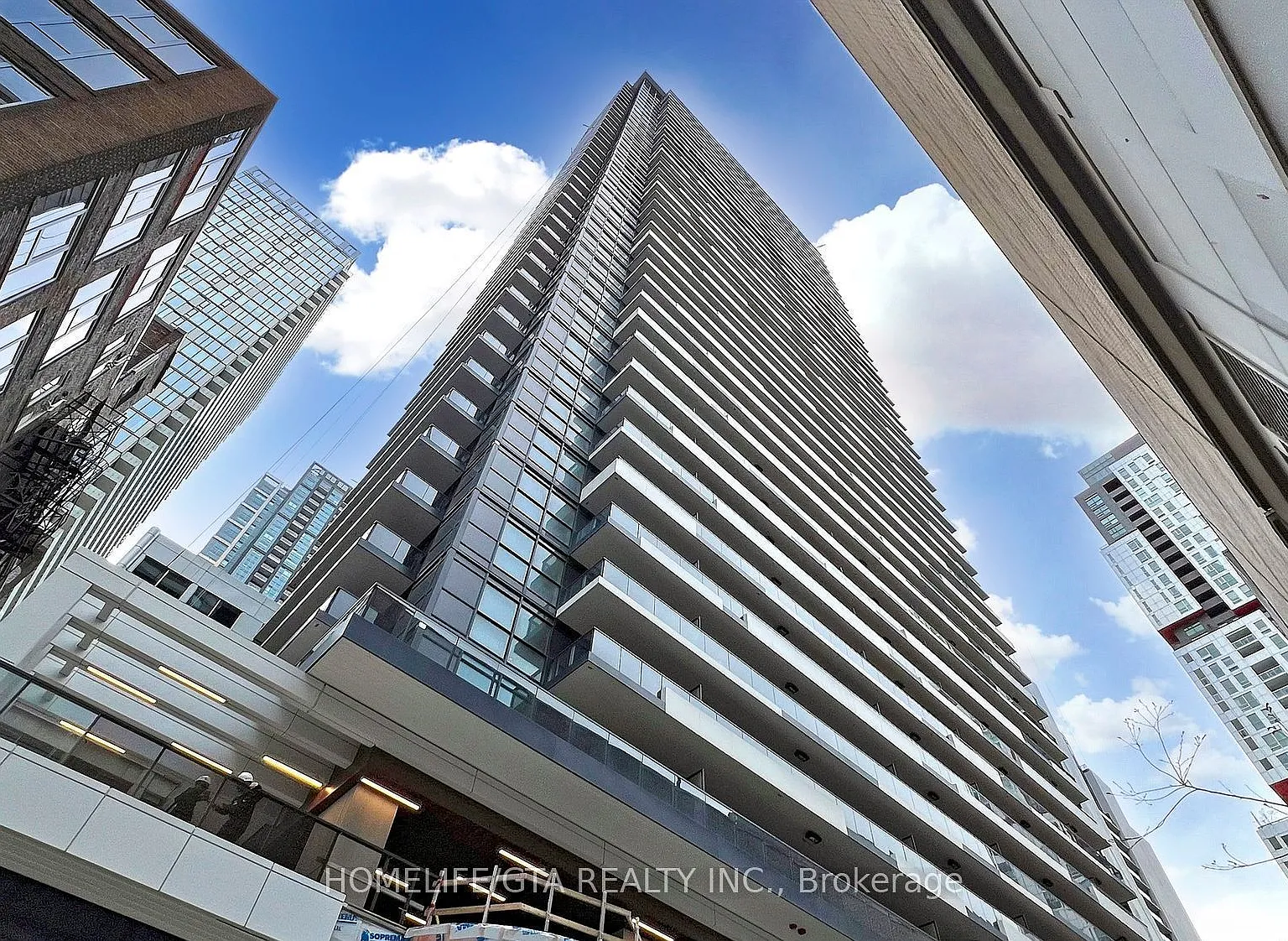 2 bed, $2,790 — Photo 1