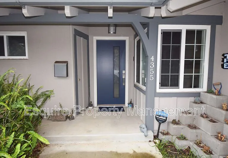 4355 Whittier Ct — Photo 2