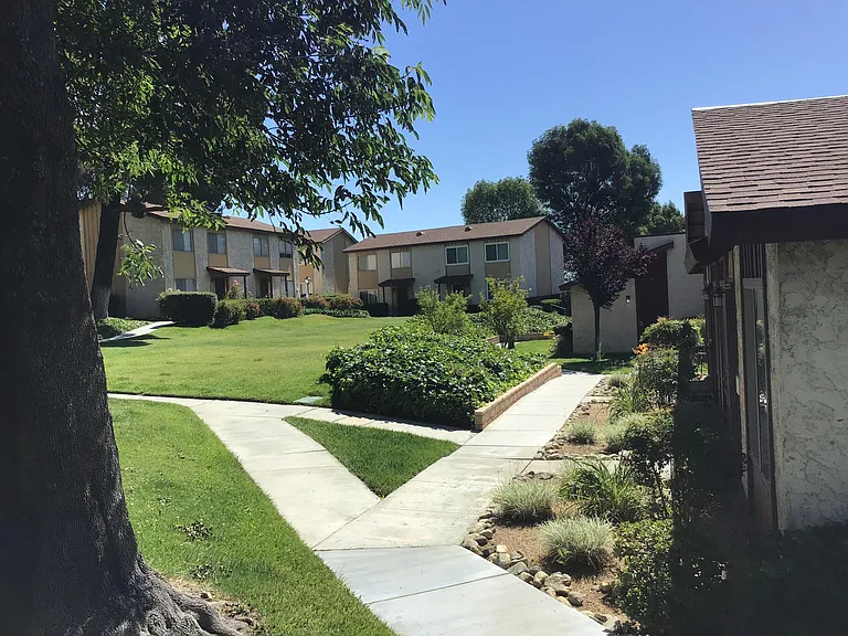 1329 Vista Serena Dr — Photo 18