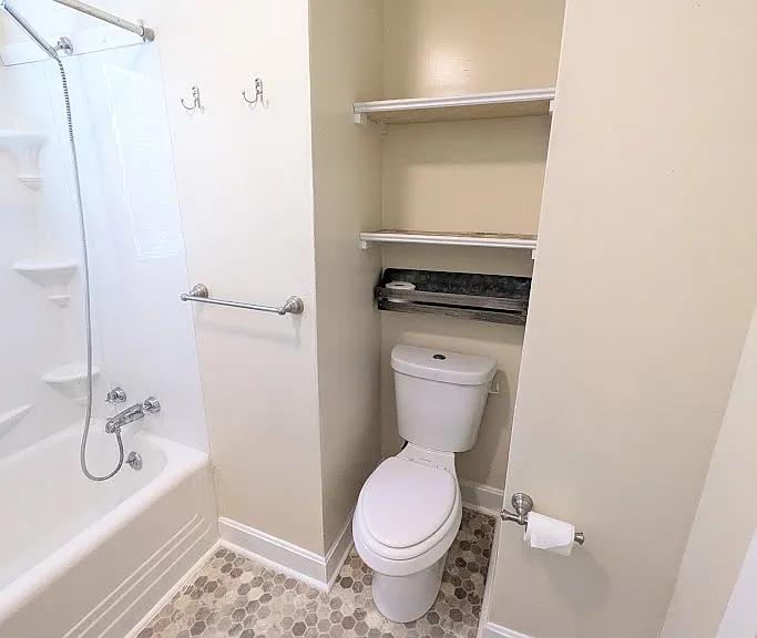 207 Clyde St — Photo 6