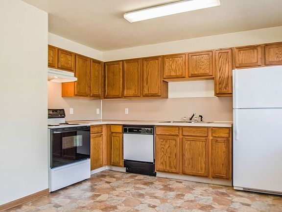 3rd image of 10951 64th Ave APT 8