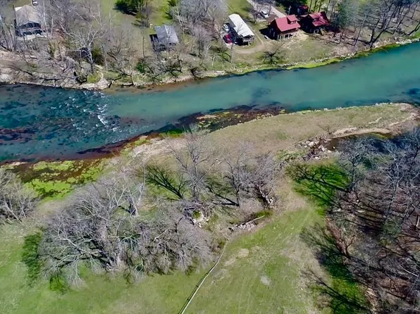 620 Riverview Dr, Mammoth Spring, AR 72554