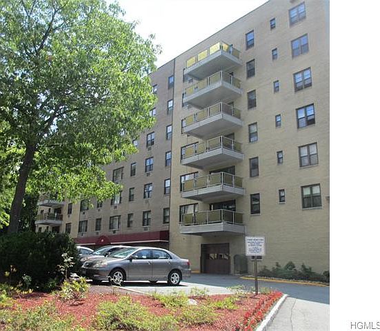 1st image of 35 Stewart Pl APT 502