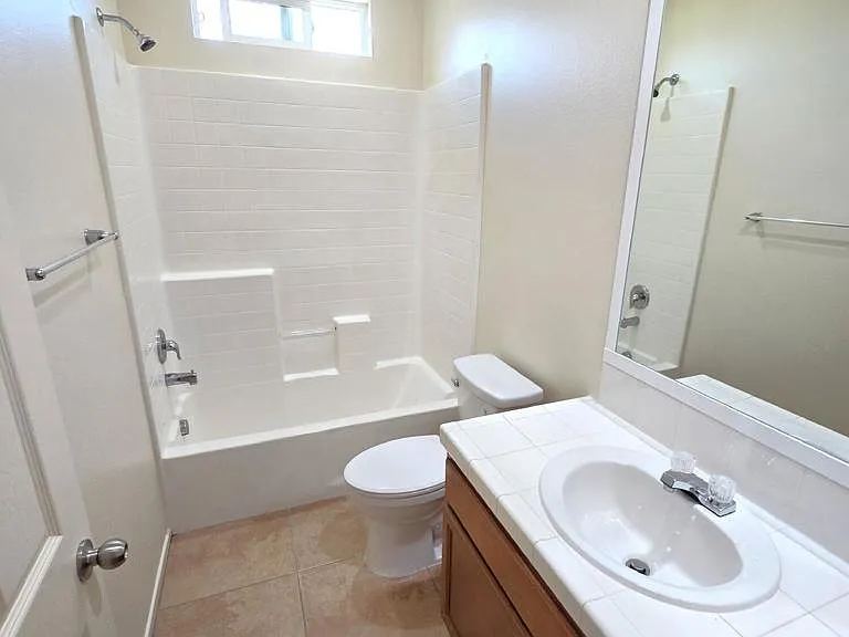 3319 N Ventura Rd — Photo 9