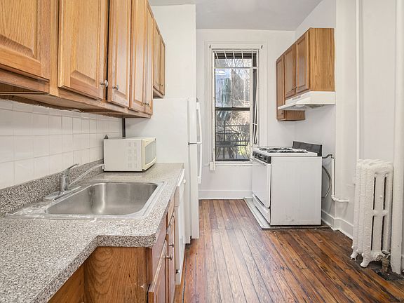 4th image of 790 Washington Ave Ste 1