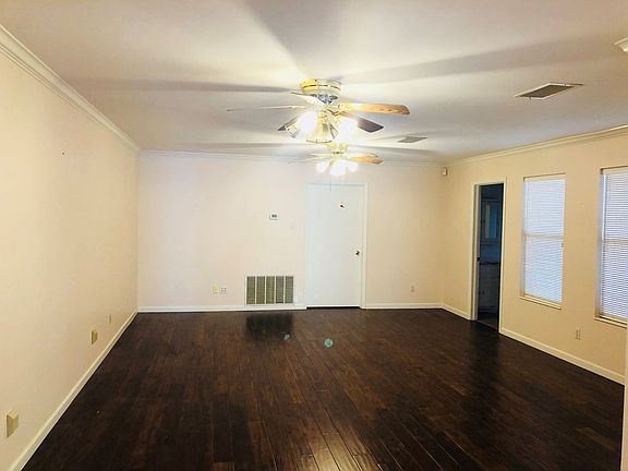 5th image of 2408 W 11th St