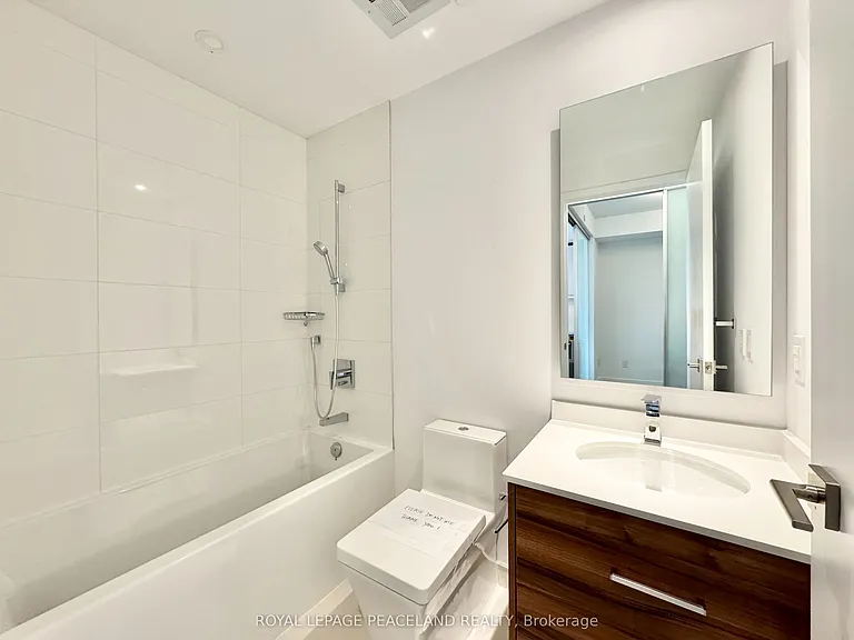488 University Ave #2601 — Photo 4