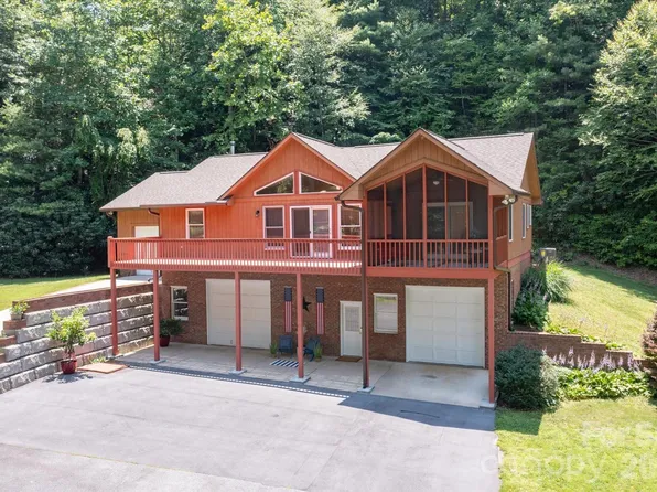 134 Valle Way, Hendersonville, NC 28739