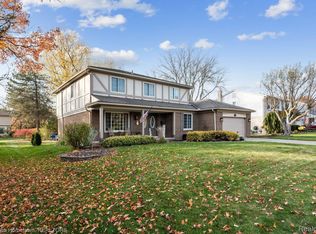 9829 N Canton Center Rd, Plymouth, MI 48170