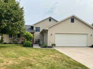 3238 Isaac Ln, Oshkosh, WI 54902