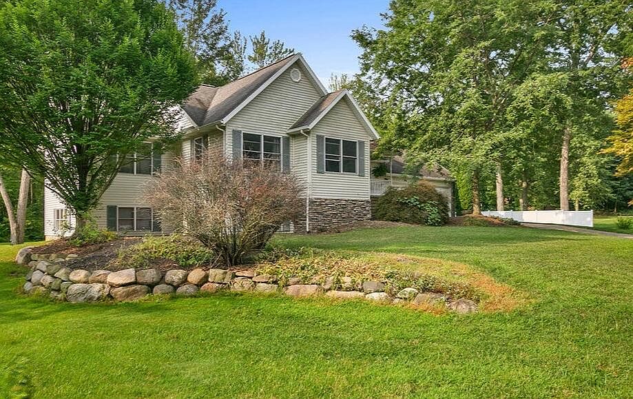 12807 Westwood Ln, Wayland, MI 49348 MLS 23028349 Zillow