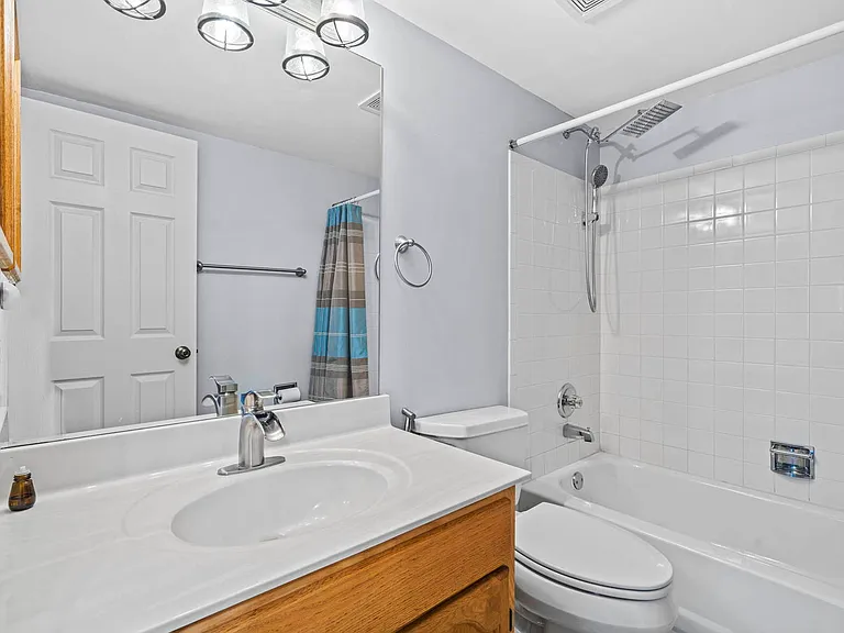 2146 Camden Ln — Photo 13