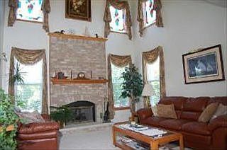 4th image of 390 Thoroughbred Ln