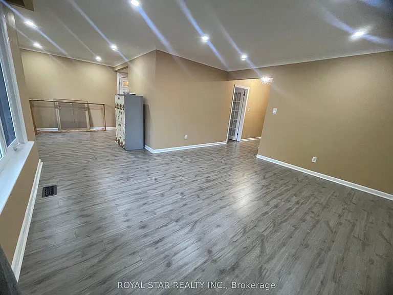 34 Neapolitan Dr #MAIN — Photo 4