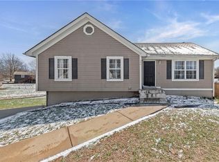 504 SE Chase Ct, Blue Springs, MO 64014