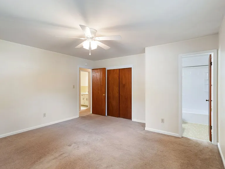 106 Rowe Dr — Photo 14