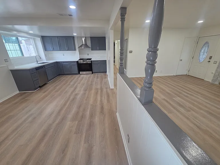 2613 Willard Ave — Photo 6